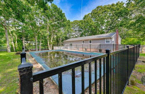 Hampton Bays Retreat Walk to Squires Beach! - Foto 20