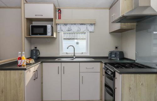 Caravan A24 at Landscove Holiday Park - Photo 10