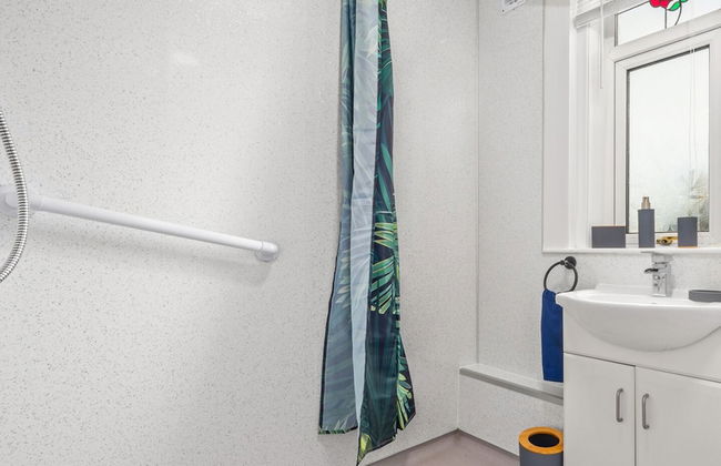 One Bedroom Apartment by Klass Living Serviced Accommodation Hamilton - Back'O'Barns Apartment With WiFi - Photo 14