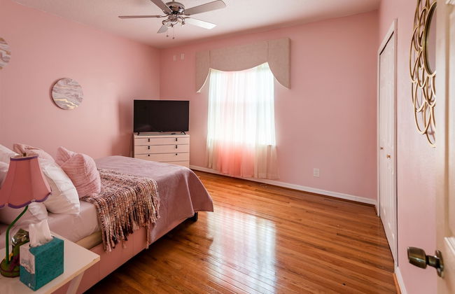 Chic Renovated Oasis: Disney & Universal Nearby 4 Bedroom Home by RedAwning - Foto 9