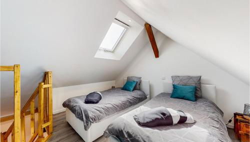 Lovely Apartment In Neuilly Le Vendin - Photo 4