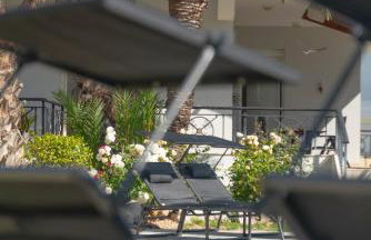Propodes Luxury Villa - Photo 14