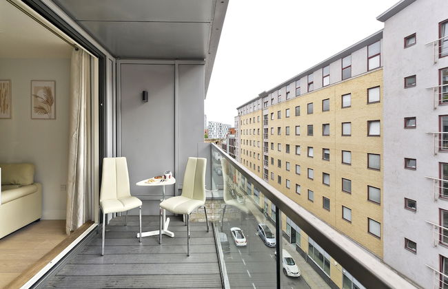 Spacious Flat Near South Bank by Underthedoormat - Photo 24