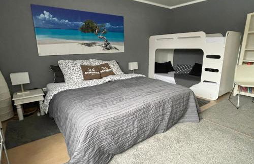 Architect-Apartments 80qm 3 Schlafzimmer, integrierter Küche und Bad, 2min von A8, Garten mit Sitzgruppe, ruhig und modern - Foto 13