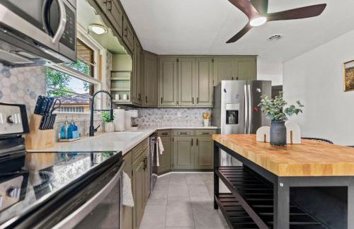 Entertainment Haven w Firepit, Games & Fenced Yard - Foto 8