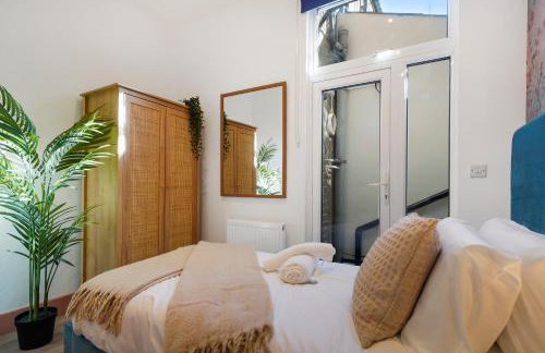 Designer Wandsworth flat -Hot Tub, PS5, Pool Table - Foto 7