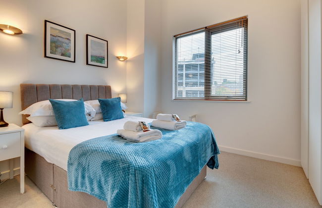 Crown Apartments By Week2Week - Photo 17