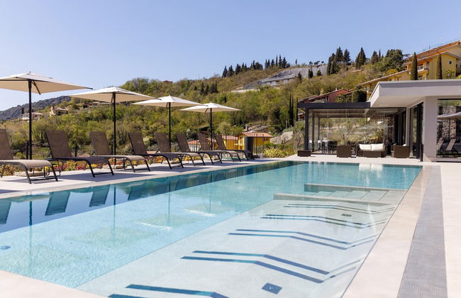 Hotel DeVille - Photo 1