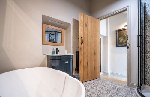 Knyvetts sleeps 6, 3 double beds, pretty garden - Foto 15