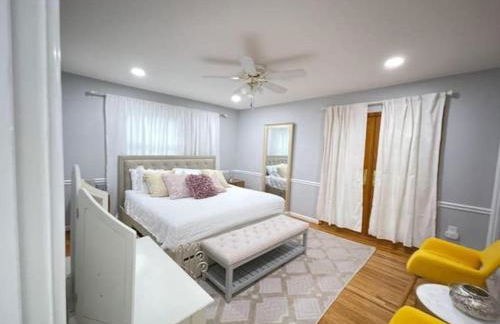 Lux Family Xcape with HotTub Fireplace Deck BBQ - Foto 1