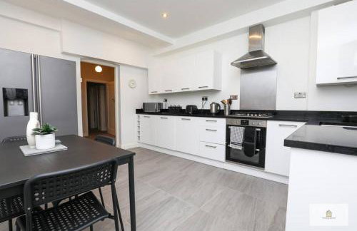 Modern 4-Bedroom 2-Bathroom with Off Road Parking in Great Sankey by Amazing Spaces Relocations Ltd - Foto 21