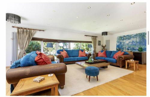 Sleeps10/18-parking-garden-pool-hottub-balcony - Foto 35