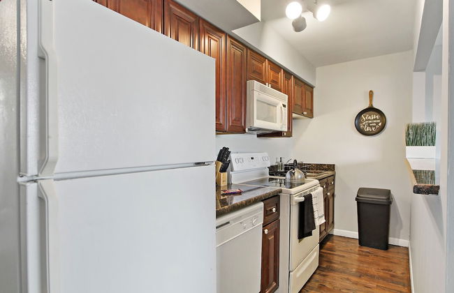 Posh 1BR Apartment in Arlington Heights - Foto 7