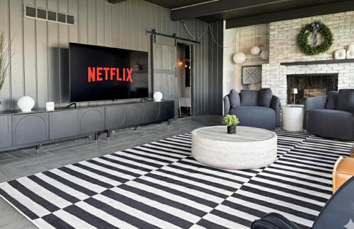 Waterfront Home with Arcade, MassageChair, Firepit, Infinity Game Table - Foto 9