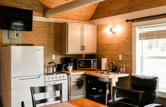 Portage Lakeside Cabins - Photo 38