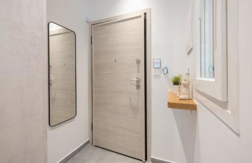 Newly Renovated Escape/Psychiko - Photo 2