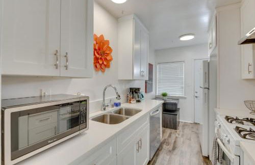 Van Nuys Abode with Patio, 7 Mi to Universal Studios - Foto 10