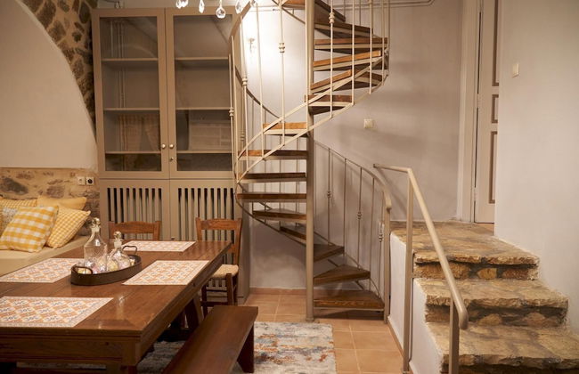 Dandy Villas Dimitsana - a Family Ideal Charming Home in a Quaint Historic Neighborhood - 2 Fireplaces for Romantic Nights - Foto 41