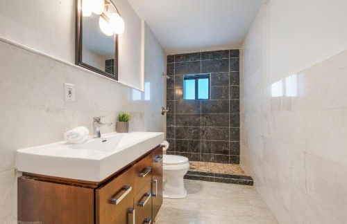 The Palms -Mini Golf , Foosball Table, Heated Pool ,Baby items ,BBQ - Foto 5