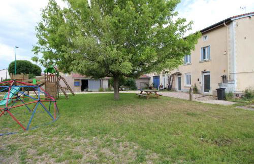 Luxury Studio, Rez de chaussée, Parking privé vidéo surveillance, Canapé haute qualité convertible couchage 2 personnes, Centre Ville proche, Restaurant, boulangerie 2 minutes à pied, Terrasse - 800mètre carré de terrain - Géré par Presta-Zen'Services - Foto 28