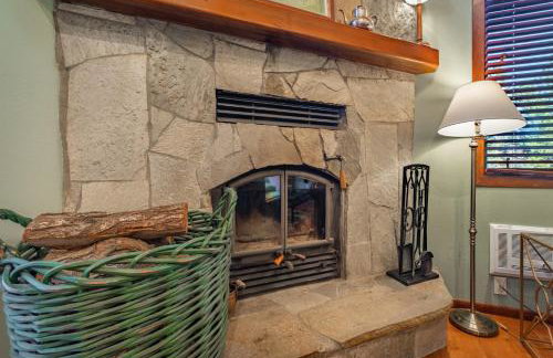 Townhouse Art Gallery in Mammoth's Best Location - Photo 33