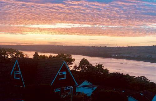 Stylish home, with amazing estuary view - Foto 22