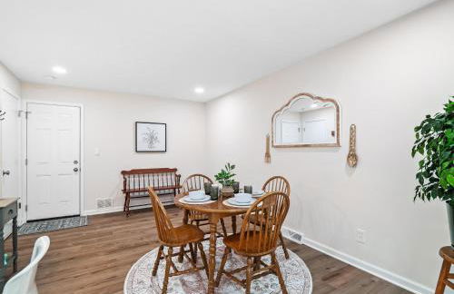 Hot Tub Ping Pong Sleeps 9 Retro Fun - Foto 13