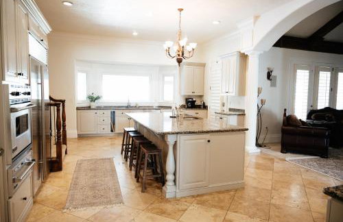 Large & Spacious Home, Sleeps 23+ near SLC - Foto 28