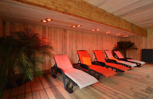 Former Hotel with Swimming Pool, Hot Tub, Sauna for Family Groups - Foto 43