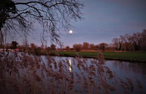 Cottage - Sleeps 3, Parking & Fishing - Foto 39