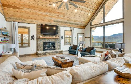 Nantahala Forest Cabin with Fire Pits and Hot Tub! - Foto 4