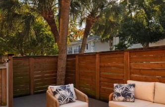 Pool - Free Parking - 2BD 1 Block from the Water - Foto 17