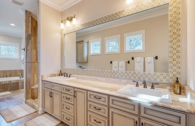 Blackwater Bay Hideaway by Avantstay Waterfront, Pool, Dock, Hot Tub - Photo 10