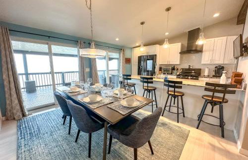 Lakefront 5 Bedroom Vacation Home - Sleeps 12! - Foto 8