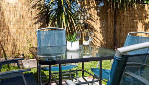 Dog Friendly Lovely Caravan by Beach Prestatyn N Wales 6 Berth Read full Host details before booking Mon in to Fri out Fri in to Mon out Mon to Mon Fri to Fri ONLY - Foto 3