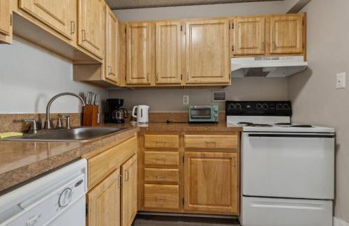 Legacy at Imperial Village 303 I 2 Bed 2 Bath - Foto 3