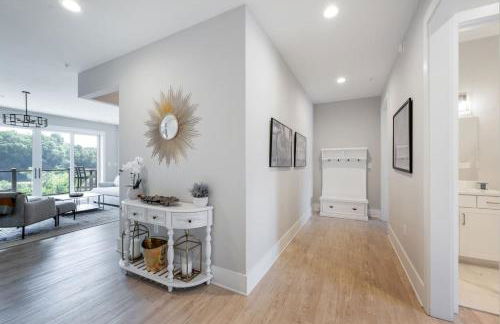 Luxury Downtown Loft - Balcony and Rooftop Bar! - Foto 8