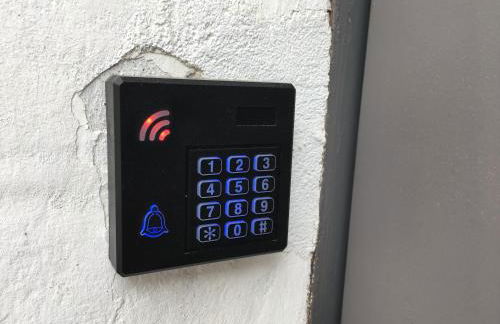 CASA LEÓN BLANCO CARMONA reformada céntrica con chimenea y terraza con vistas - Foto 24