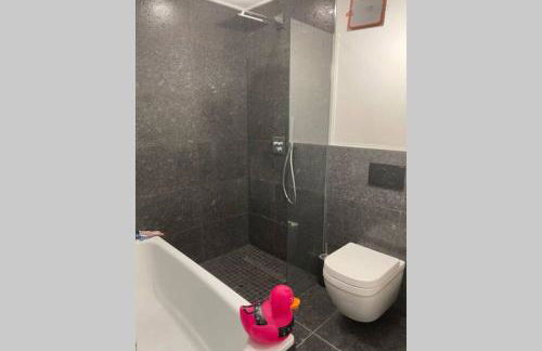 Wunderschöne Terrassenwohnung mit Blick ins Grüne! - Foto 13