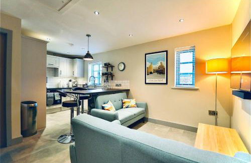 Luxury Two Bed Suite - Walk to Trentham Gardens! - Foto 2