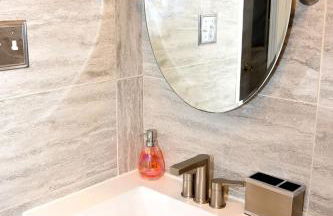 Handsome Home Renovated - close to Metro - Foto 26