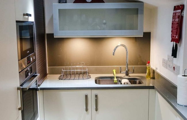 Quiet Ground Floor Mews Flat and Parking - Foto 9