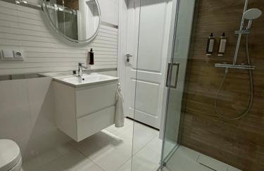 Enklawa Winiec - nowoczesny dom nad jeziorem, 6 sypialni, jacuzzi - Foto 33