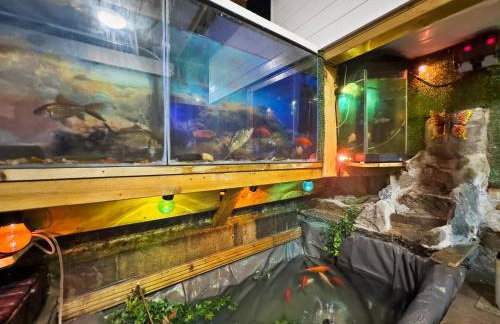 Kinky Kabin w Hot Tub, Sauna and Rooftop Garden - Foto 43