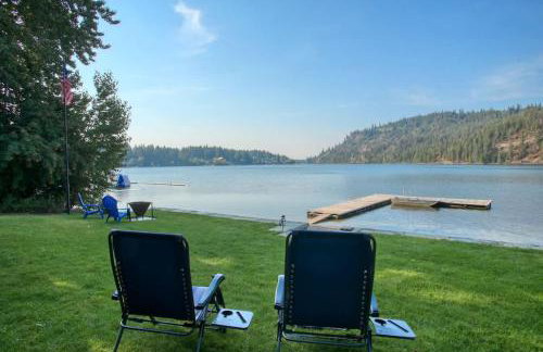 Twin Lakes Waterfront Retreat with Private Dock Fire Pit And Family Friendly Space - Foto 16