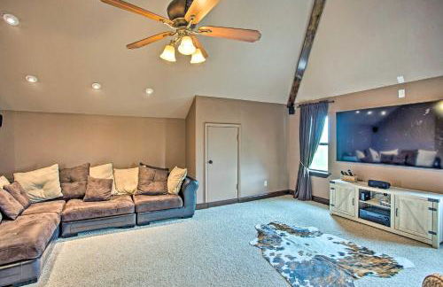 Home with Game Room and Fireplace 14 Mi to McKinney! - Foto 25