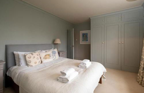 3 The Coastguards, Thorpeness - Only a stones throw from the Beach and very close to famous boating Meare, Country Club and Golf Club - Aldeburgh Coastal Cottages - Foto 24