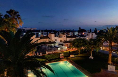 50 m de la plage! Proche du centre ville! Piscine! Vue sur mer et montagnes! Wifi! 2 vélos à disposition! - Photo 11