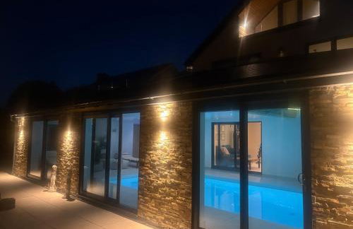 Stunning Beach House Indoor Pool - Foto 16