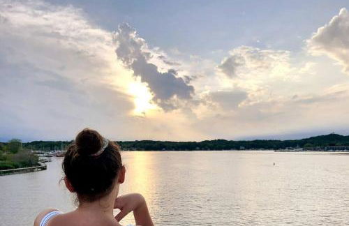 Hot Tub - Saugatuck - Douglas - Luxury Home Sleeps 8 - Foto 15